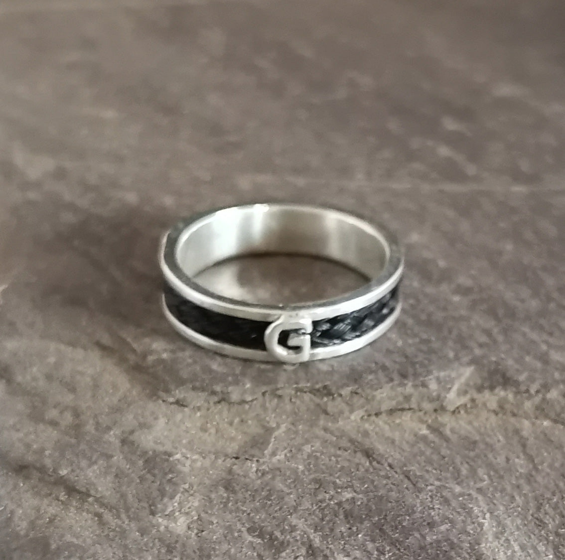 Gift Box Symbol Ring